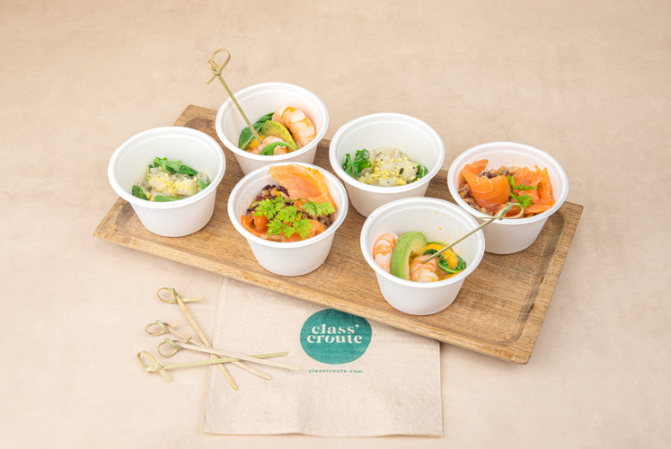 LES MINI SALADES FESTIVES - Tartare de Saint Jacques & crevettes et mangue épicée & céréales saumon fumé