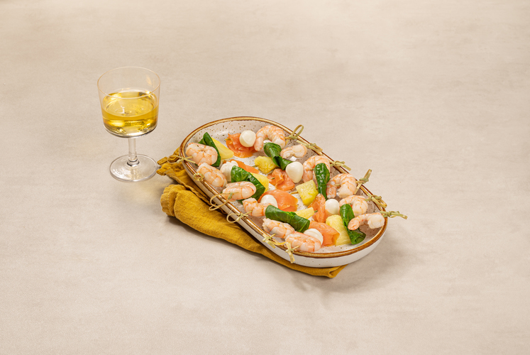 LES BROCHETTES crevettes, saumon
