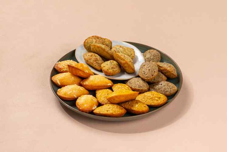 LES MINI MADELEINES - pesto & olives & curry & fromage