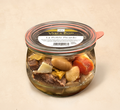 Viande de porc, bouillon, saucisson (viande de porc, sel, poivre, muscade, amidon de maïs, ail), navets, pommes de terre, poireaux, carottes, haricots de Soissons, sel, poivre gris.